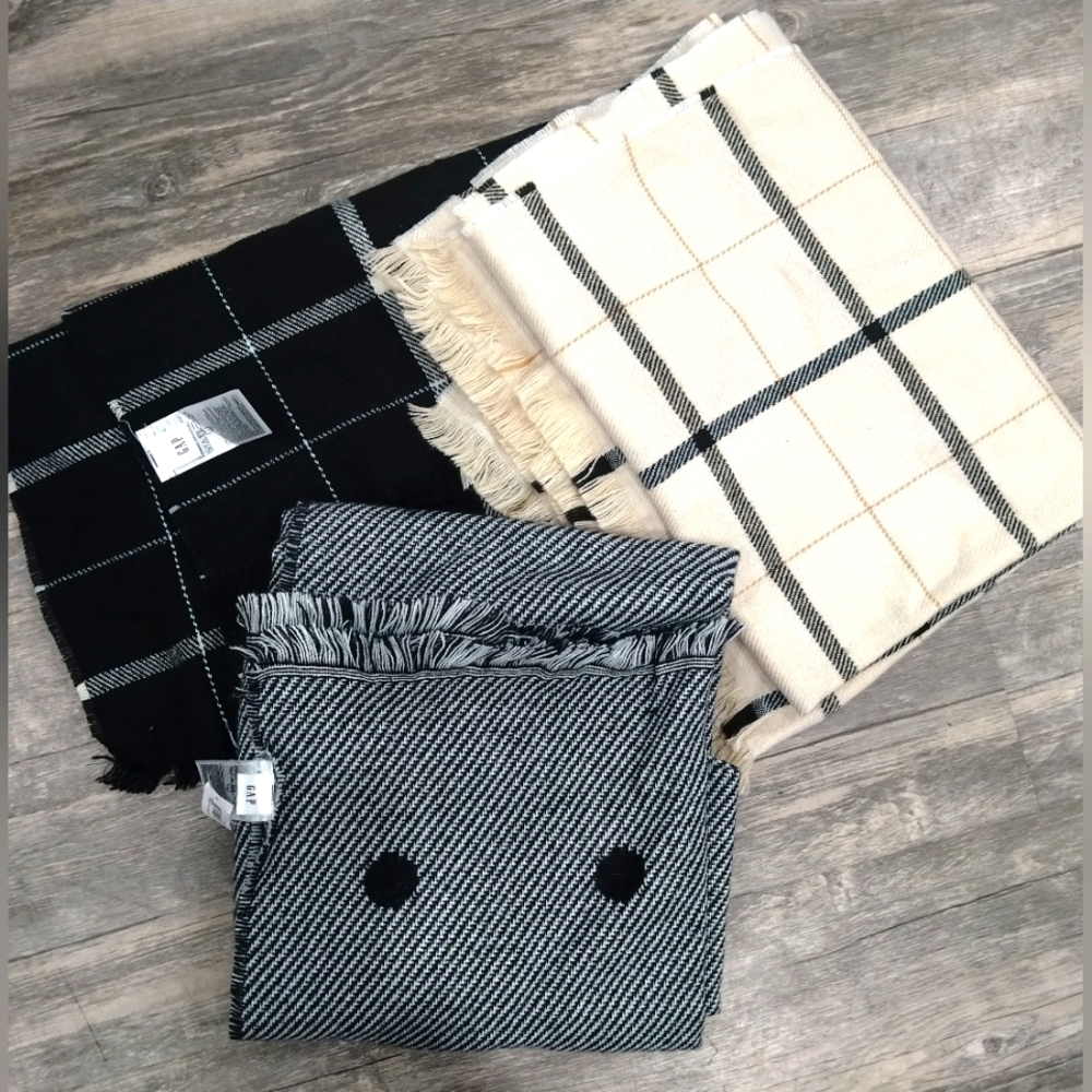 Large Gap Cozy Scarves